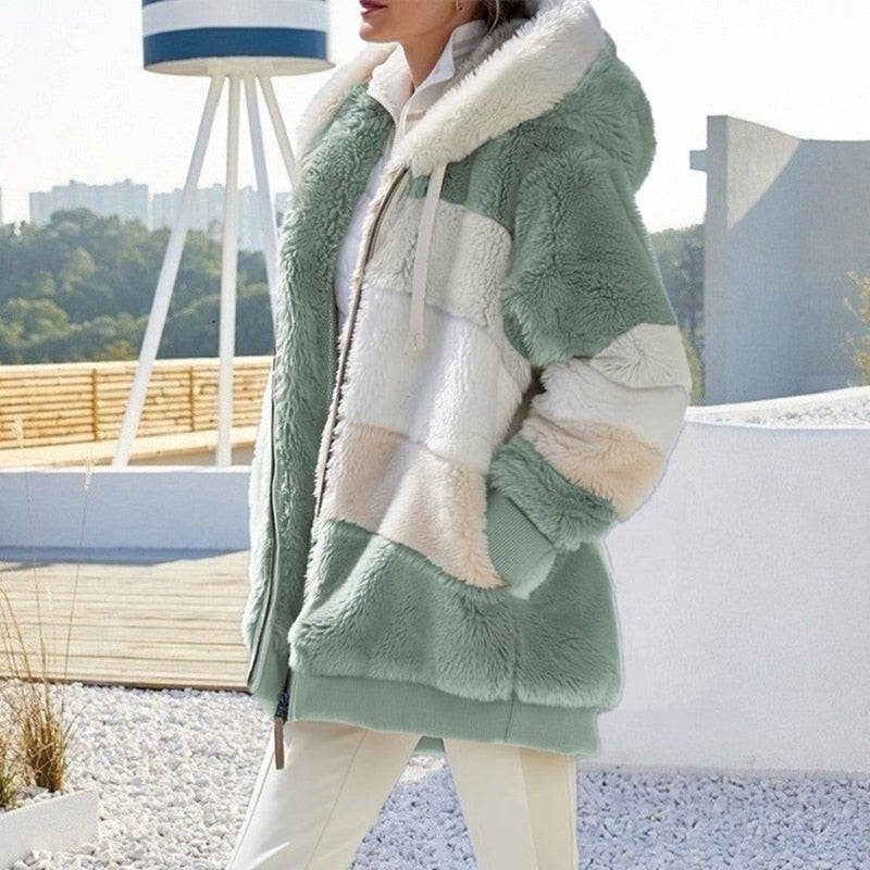 Fibi Pluche Vest met Capuchon – Oversized Fluffy Damesvest voor Warmte & Comfort