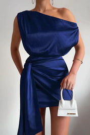 Fleur Elegante Mini Jurk – Satijnen One Shoulder Jurk met Overslag