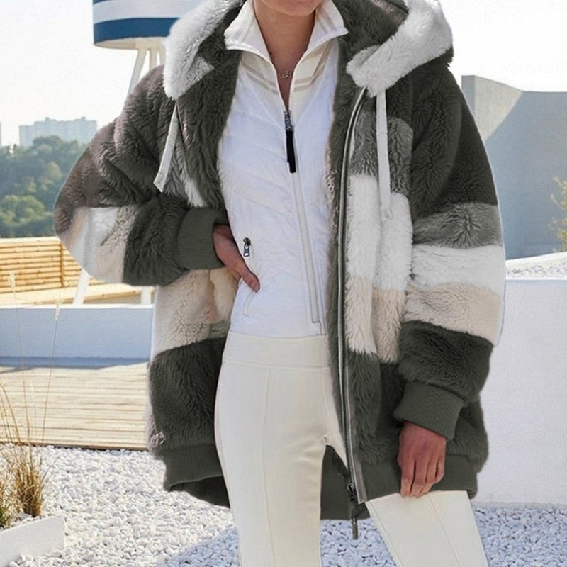 Fibi Pluche Vest met Capuchon – Oversized Fluffy Damesvest voor Warmte & Comfort