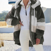 Fibi Pluche Vest met Capuchon – Oversized Fluffy Damesvest voor Warmte & Comfort