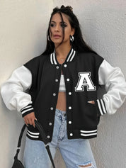 Dames baseballjack – relaxed fit met ribboorden, drukknopen & collegepatch