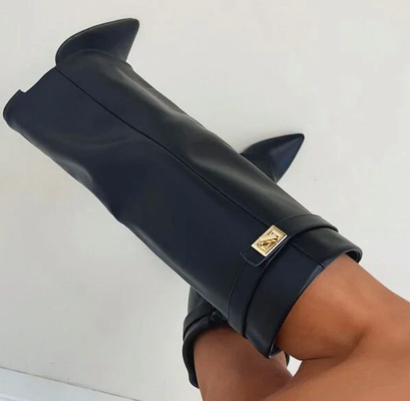 Zohra dames laarzen – hoge laarzen met flap en stevige blokhak van 8,5 cm