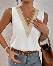 Adley top dames | Mouwloze V-hals top | Luchtige losse zomertop