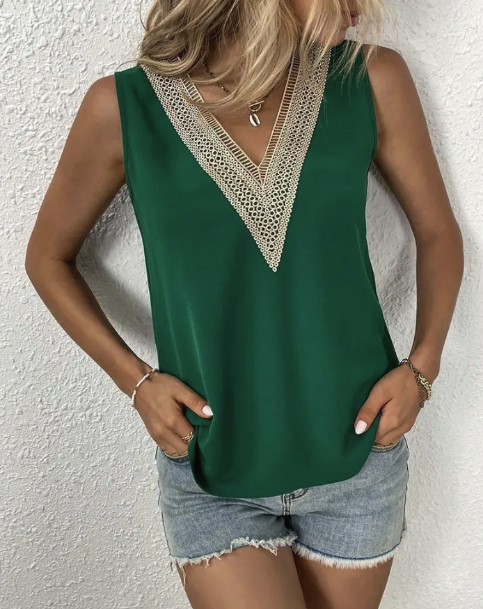 Adley top dames | Mouwloze V-hals top | Luchtige losse zomertop