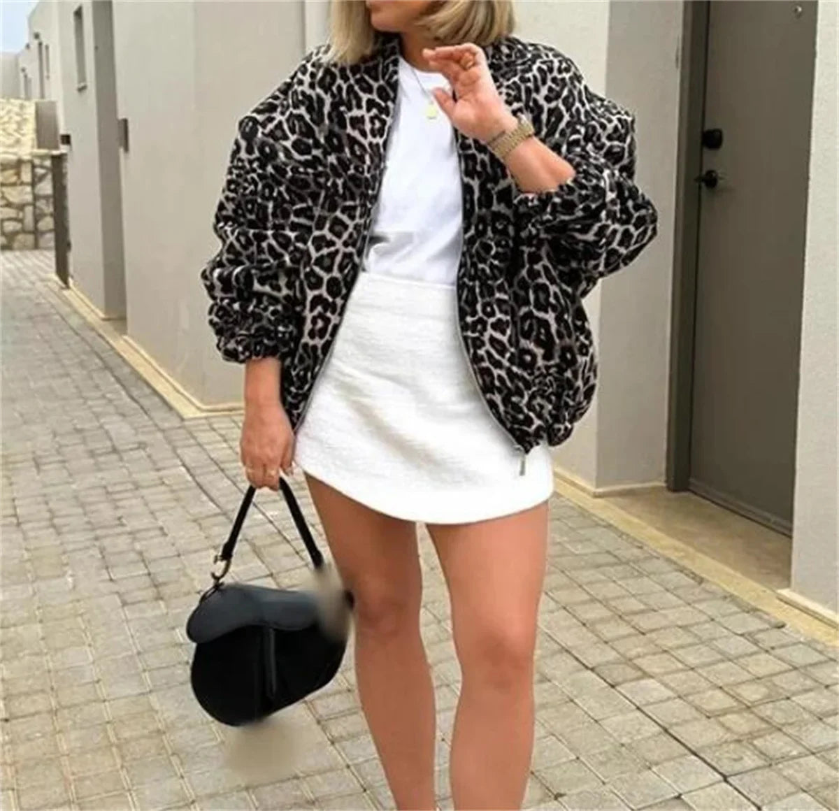 Leo dames bomberjas – trendy luipaardprint jas met ritssluiting en comfortabele pasvorm