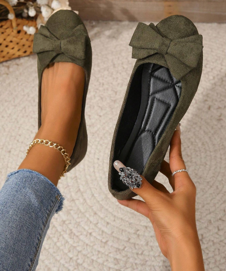 Slip-On-Shoe-Soft-Blend-Upper-Low-Profile-Cushion-Sole.png