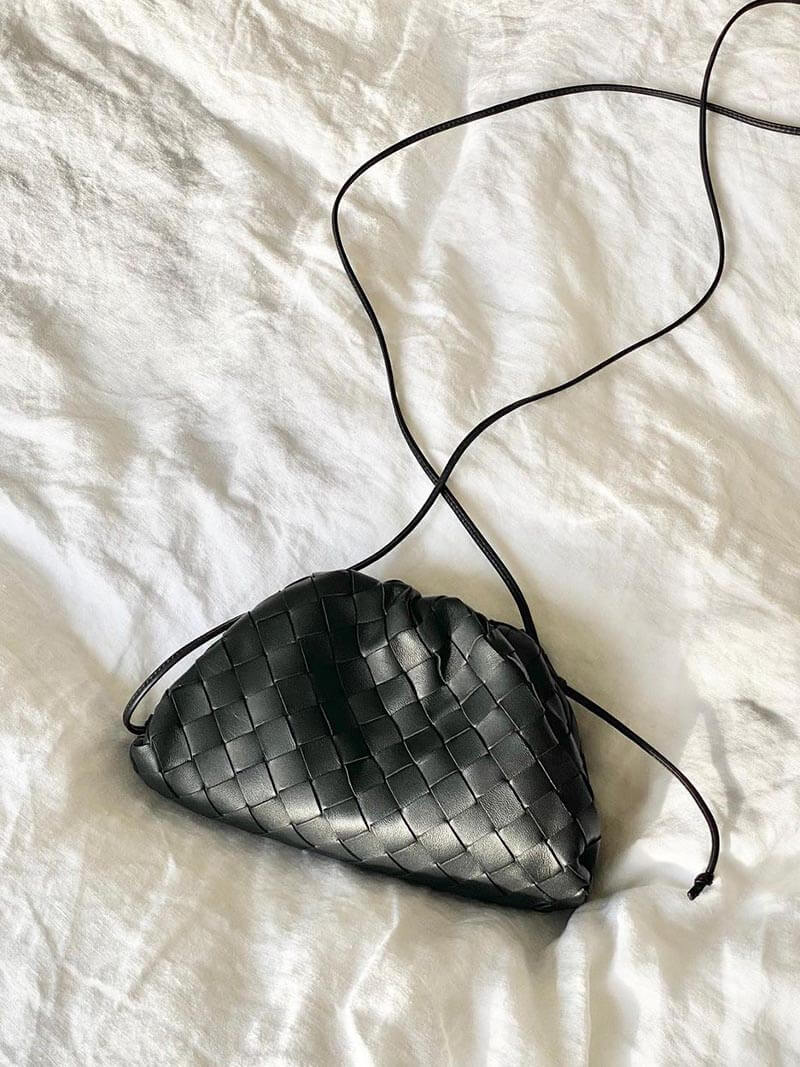 Pouch Bag – Gevlochten Design met Trekkoordsluiting voor Avonden en Events