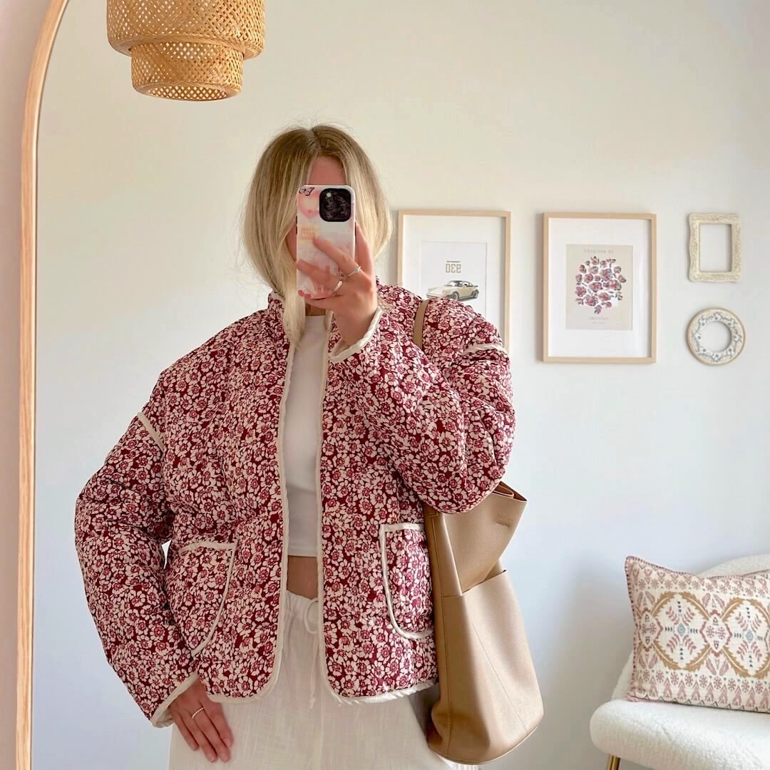 Stijlvolle Bloemenjas Dames – Lichtgewicht Quiltjas met Leliepatroon | Trendy & Comfortabel