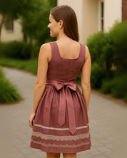 Traditionele Oktoberfest Dirndl Jurk met Schort en Vetersluiting – Dames