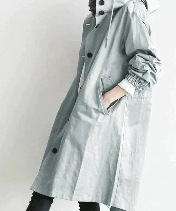 UrbanShield-Trendsetter-Regenmantel-in-Ubergrosse-Leyna-Moda-15.webp