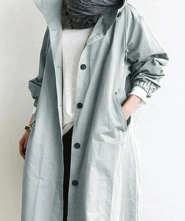UrbanShield-Trendsetter-Regenmantel-in-Ubergrosse-Leyna-Moda-16.webp