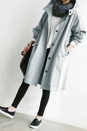 Regenjas voor Dames – Waterafstotende Jas met Capuchon, Knoopsluiting & Losse Pasvorm