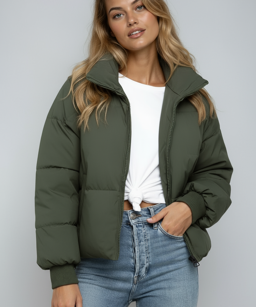 Korte dames winterjas – gewatteerde zwarte puffer met rits en hoge kraag