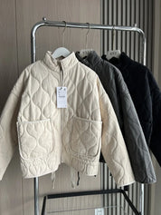 Vero – Dames Winterjas met Vintage Design en Hoge Kraag