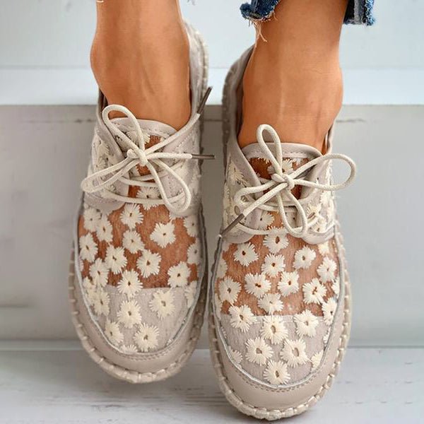 Dames casual schoenen – lichte veterschoenen met bloemenborduring