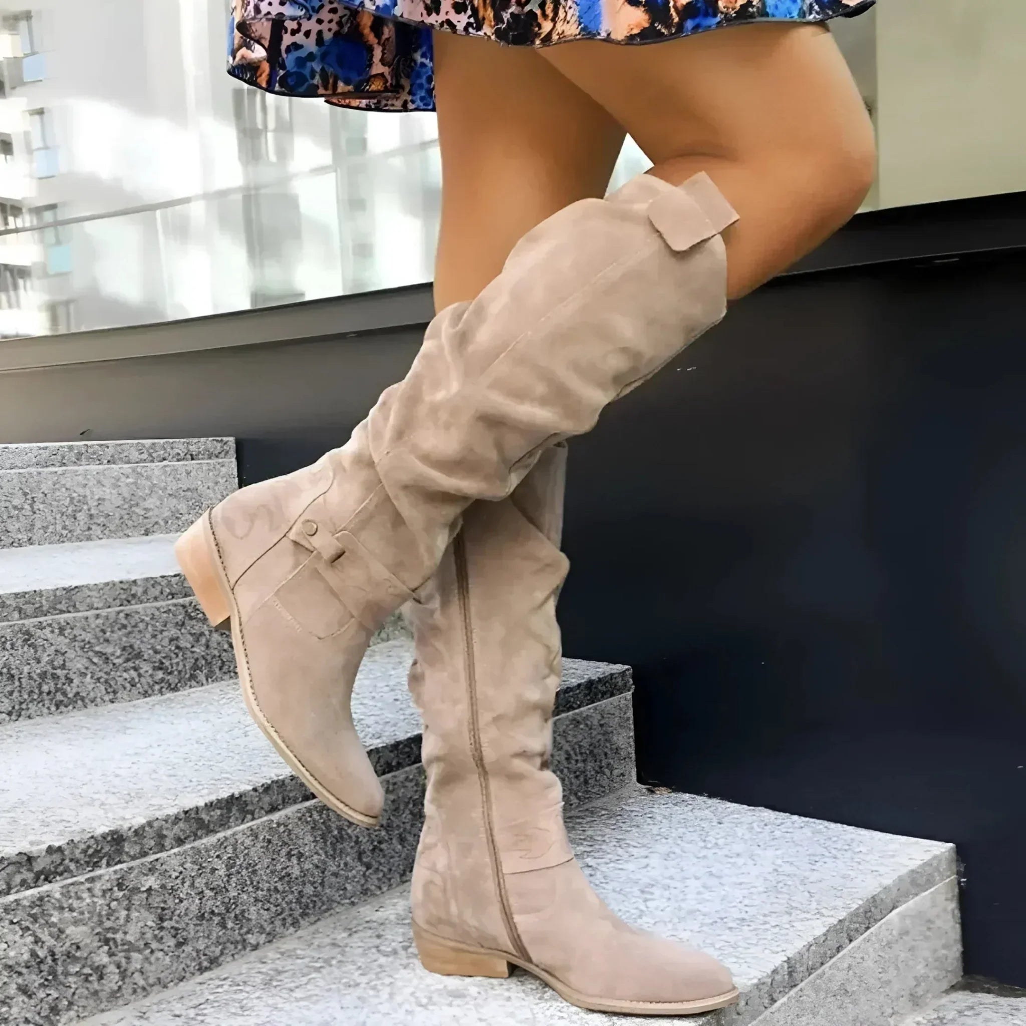 Zwarte_Dames_Laarzen_met_Luxe_Design_en_Antislipzool_0.jpg