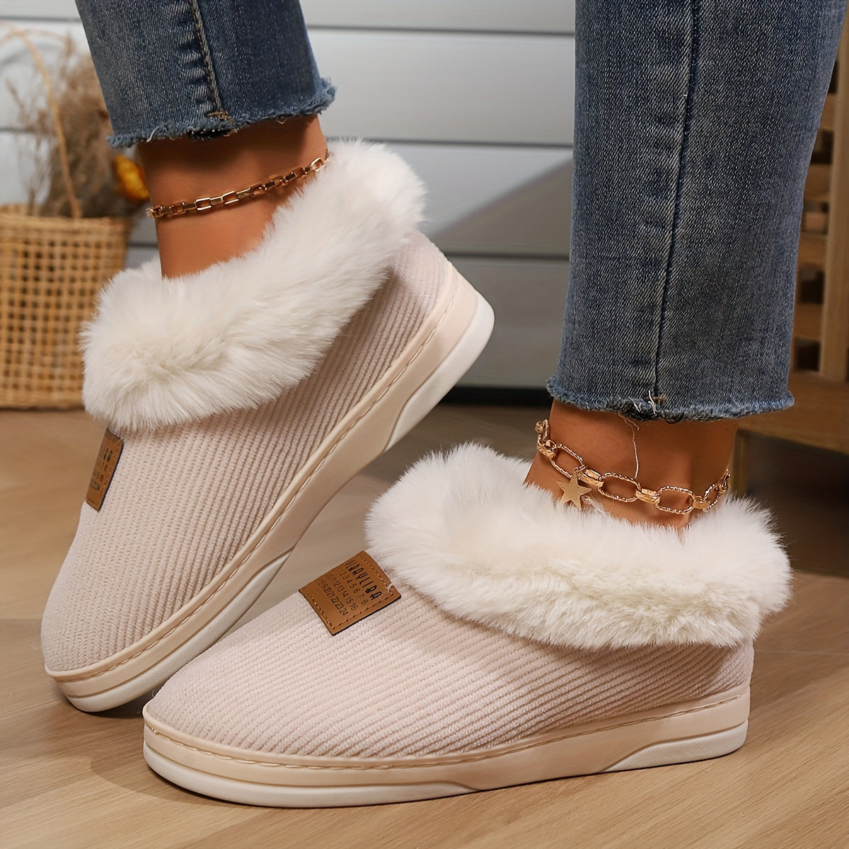Beige dames pantoffels – knusse bontgevoerde sloffen met antislipzool