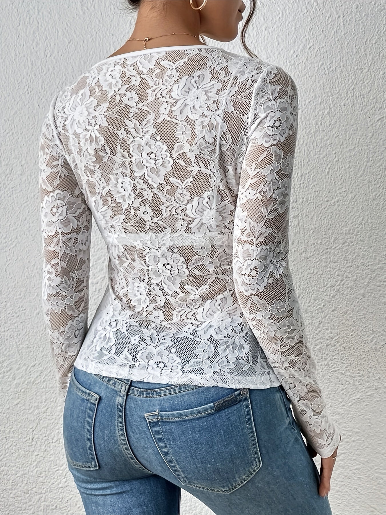 Petunia top dames – lange mouw V-hals top met elegante kanten details