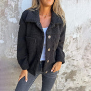 Mila Stijlvolle Herfstjas – Elegante en Warme Damesjas met Knopen