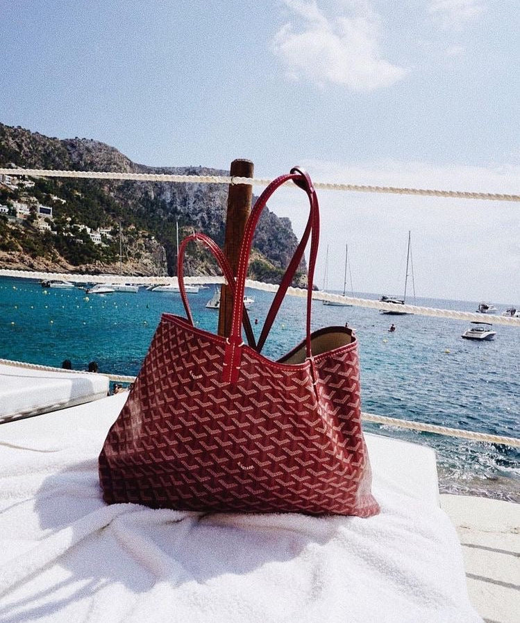 Luxe monogram shopper – dames schoudertas met ruime indeling & elegante details