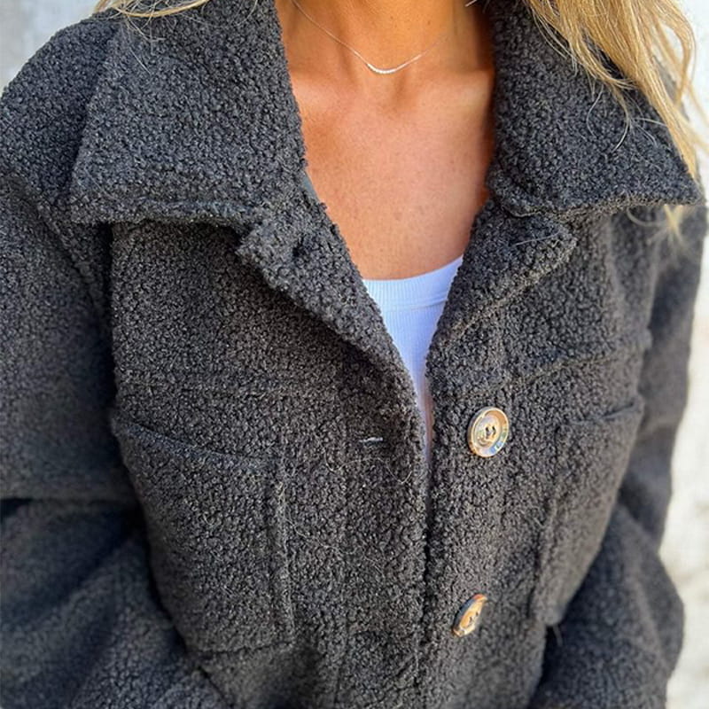 Mila Stijlvolle Herfstjas – Elegante en Warme Damesjas met Knopen