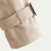 Mila dames trenchcoat – elegante korte jas met ceintuur en vintage uitstraling