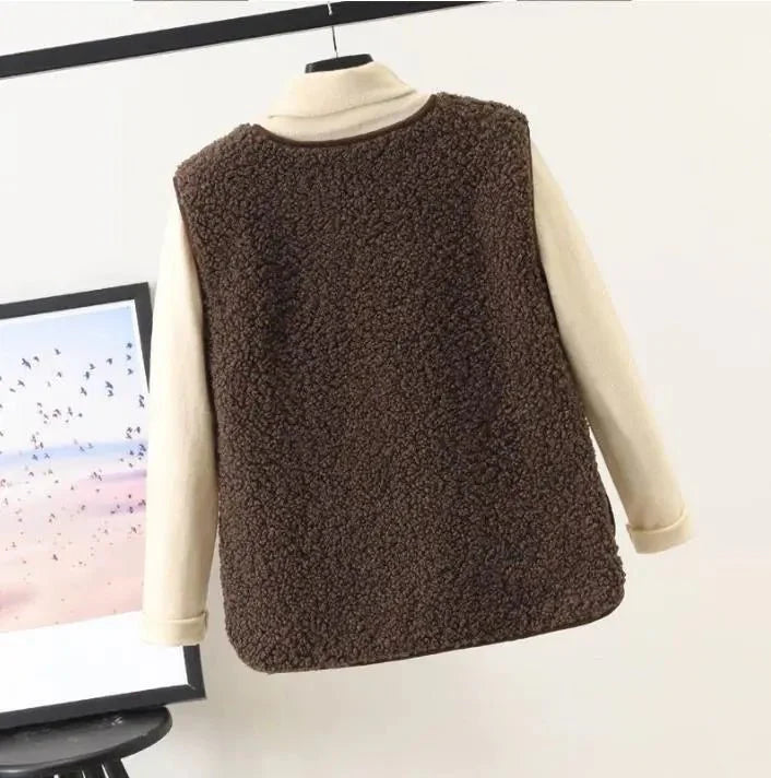 Dione pluche gilet – stijlvol en zacht mouwloos vest voor dames