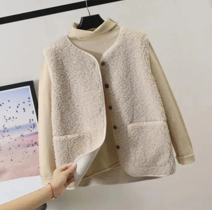 Dione pluche gilet – stijlvol en zacht mouwloos vest voor dames