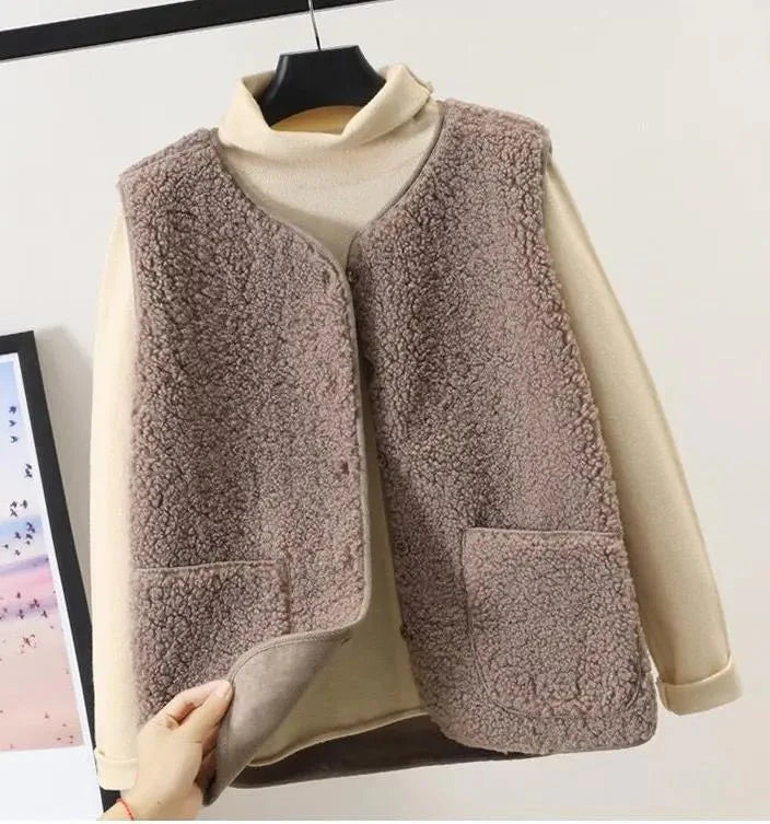 Dione pluche gilet – stijlvol en zacht mouwloos vest voor dames