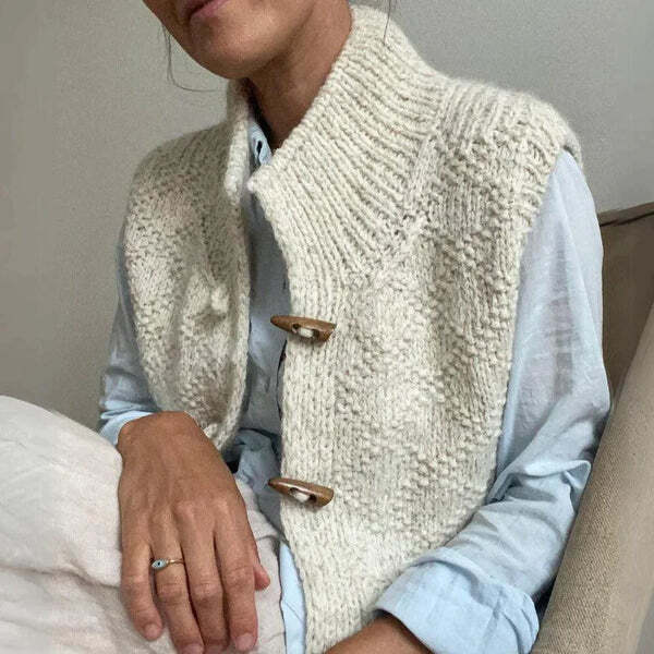 Silje mouwloos tricot gilet met opstaande kraag – eenvoudig & veelzijdig