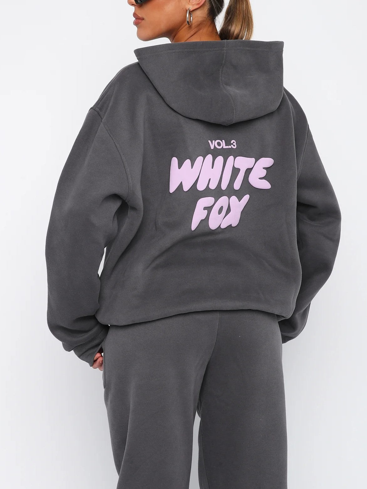Noa dames trainingspak – wit luxe pak met hoodie en losse pasvorm