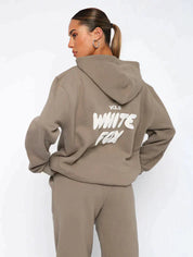 Noa dames trainingspak – wit luxe pak met hoodie en losse pasvorm