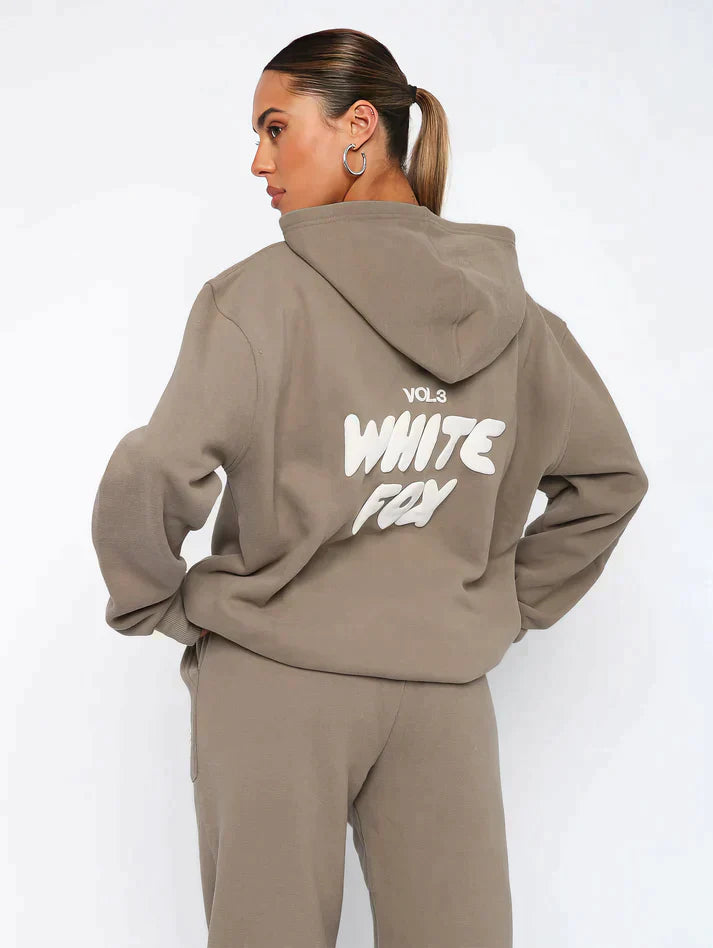 Noa dames trainingspak – wit luxe pak met hoodie en losse pasvorm