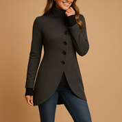Veerle Oversized Jas Dames – Asymmetrische Winterjas met Lange Snit & Grote Knopen