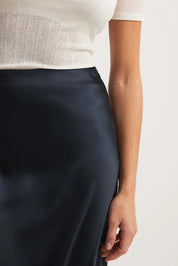 Satijnen Midi-Rok Dames – Elegante Rok met Hoge Taille en Glanzende Afwerking