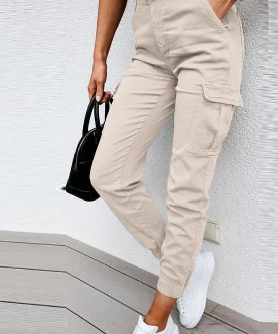 sofie-cargo-broek-met-hoge-taille-deqalli-3.webp