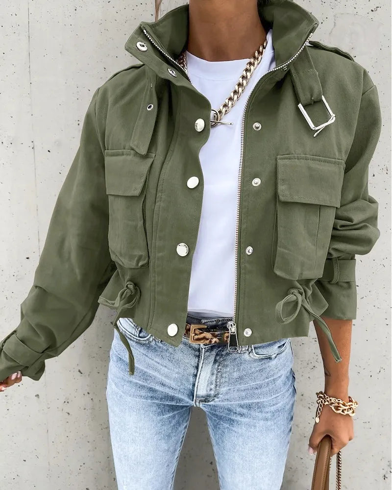 Dames Cropped Bomberjack – Kort Zomerjack met Knopen, Zakken en Opstaande Kraag